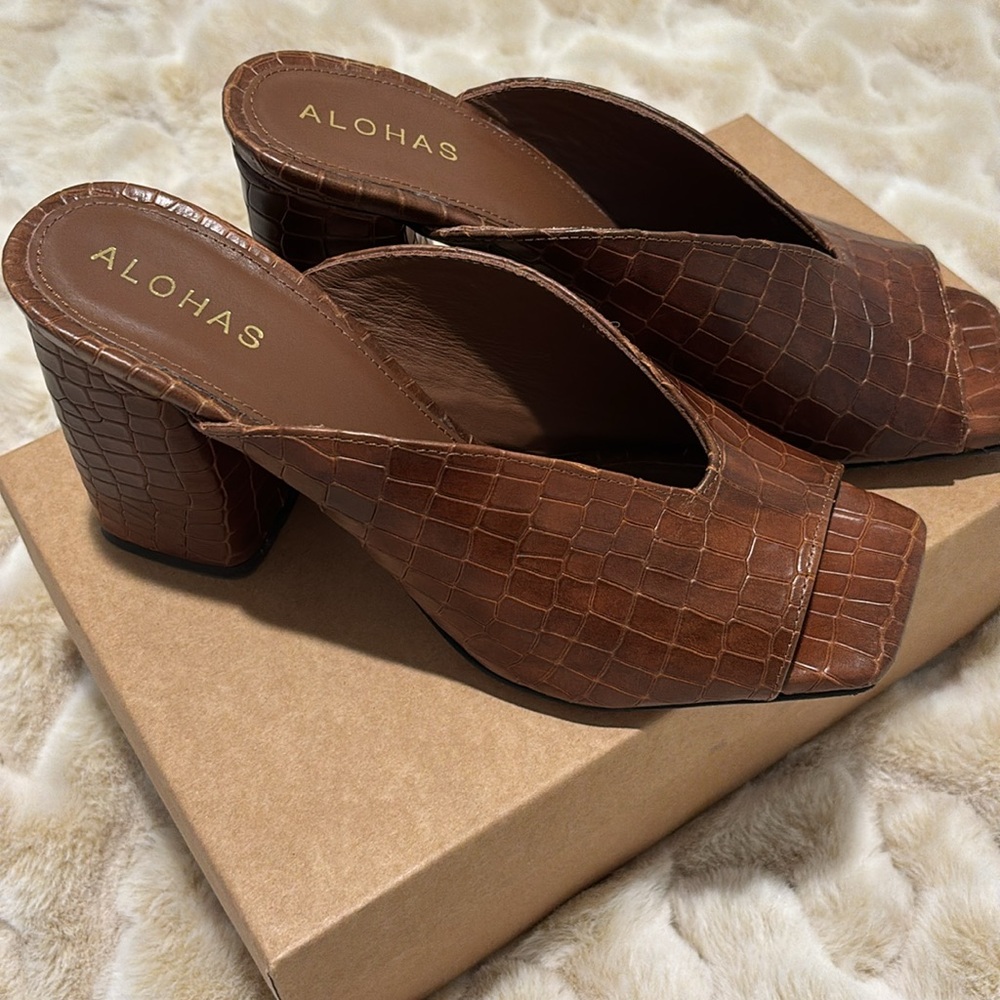 Aloha open toe heeled dress shoes